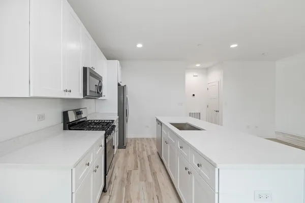 $2,600 | 1234 Gillespie Lane, Unit 1234, Yorkville, IL 60560