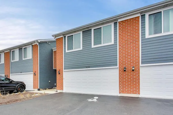 $2,600 | 1234 Gillespie Lane, Unit 1234, Yorkville, IL 60560