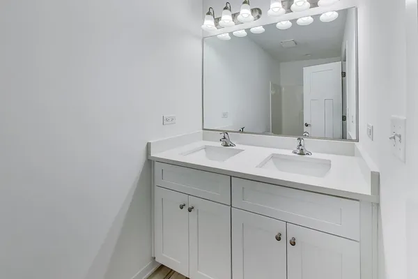 $2,600 | 1234 Gillespie Lane, Unit 1234, Yorkville, IL 60560