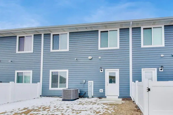 $2,600 | 1234 Gillespie Lane, Unit 1234, Yorkville, IL 60560