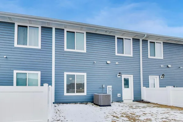 $2,600 | 1234 Gillespie Lane, Unit 1234, Yorkville, IL 60560