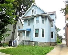 $1,850 | 3926 West Byron Street, Unit 1, Chicago, IL 60618