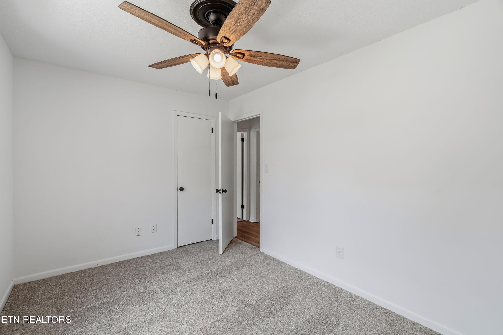 10008 Bluegrass Road Knoxville, TN 37922 - Photo 23 of 43 23-web-or-mls-10008 Bluegrass Road-23