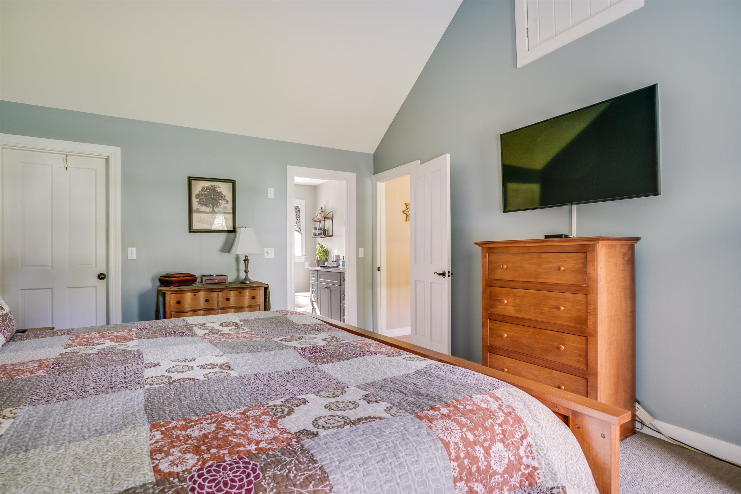 289 Meadow Fox Lane Chester, NH 03036 - Photo 12 of 35