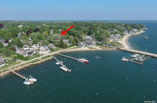 a view of a house with a big yard