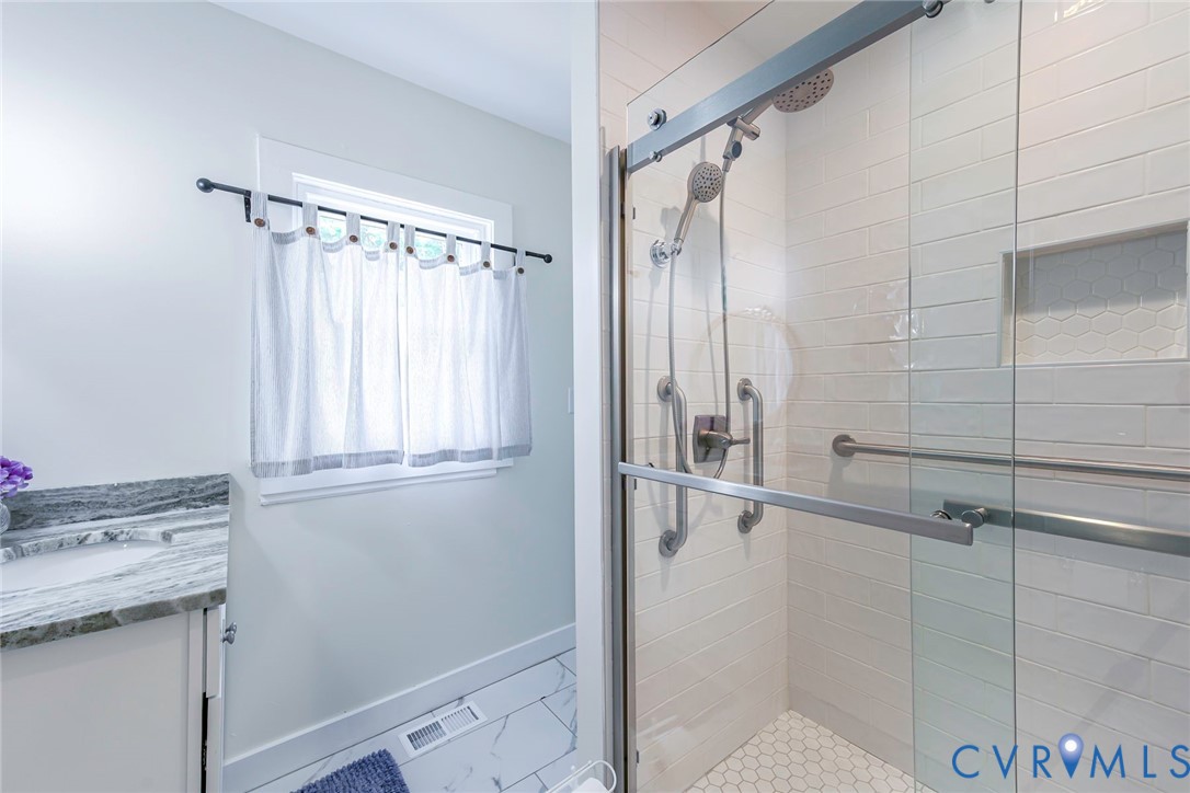 404 Short Street Ashland, VA 23005 - Photo 34 of 66 Walk In Shower
