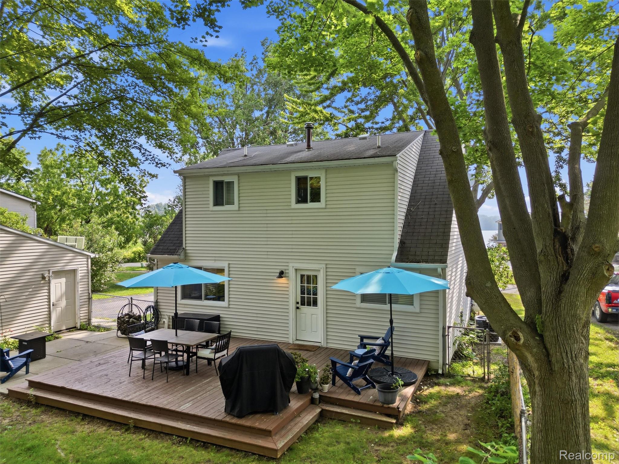 13084 Torrey Road Fenton, MI 48430 - Photo 20 of 28 16-DJI_0946.jpg