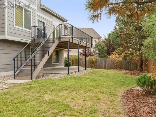 a house view with a outdoor space