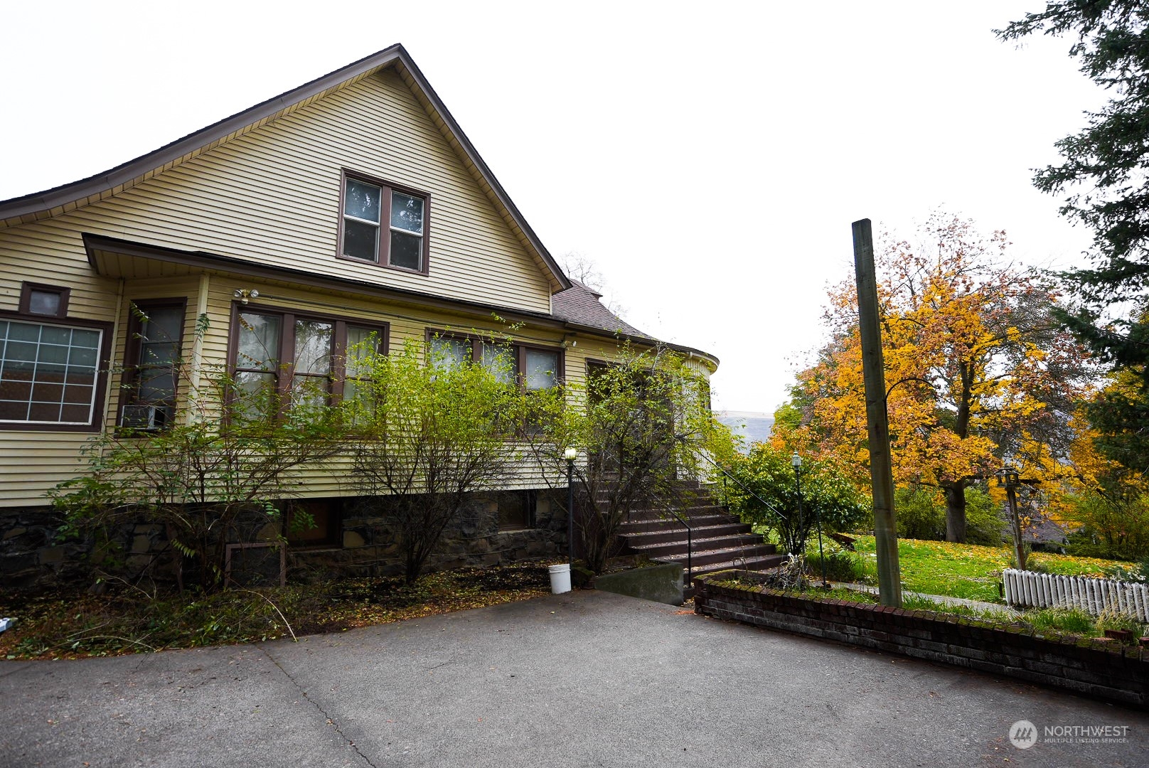 403 South 6th Street Dayton, WA 99328 - Photo 4 of 30