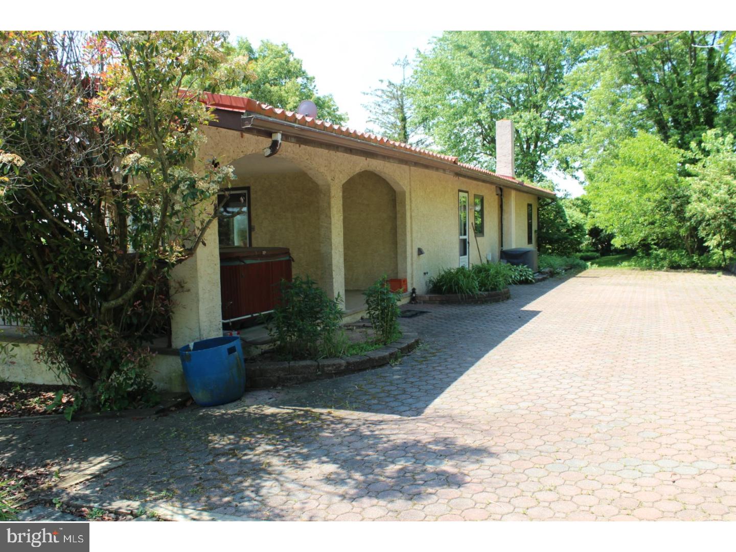 2989 Thompson Road Telford, PA 18969 - Photo 4 of 25