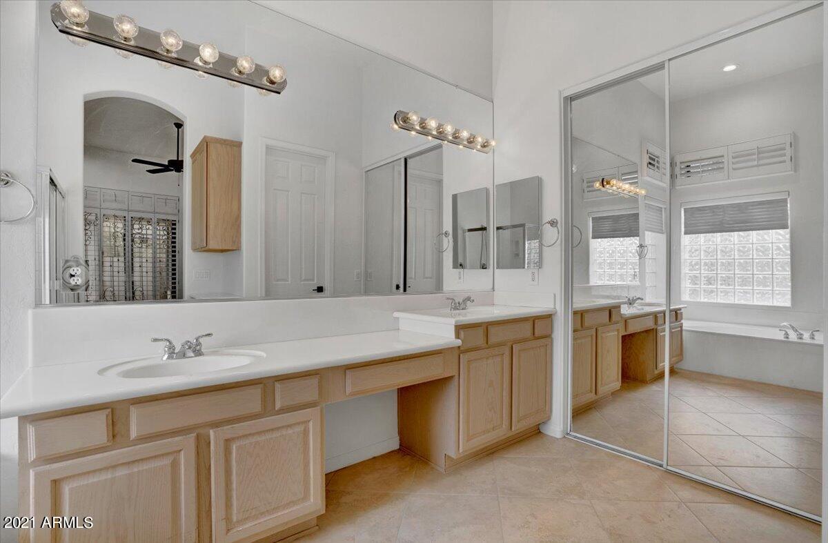 5223 East Hashknife Road Phoenix, AZ 85054 - Photo 19 of 26 19-Master Bath