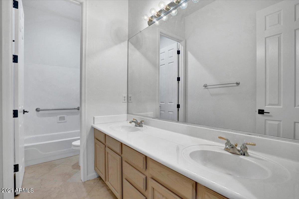 5223 East Hashknife Road Phoenix, AZ 85054 - Photo 25 of 26 26-Bathroom 2