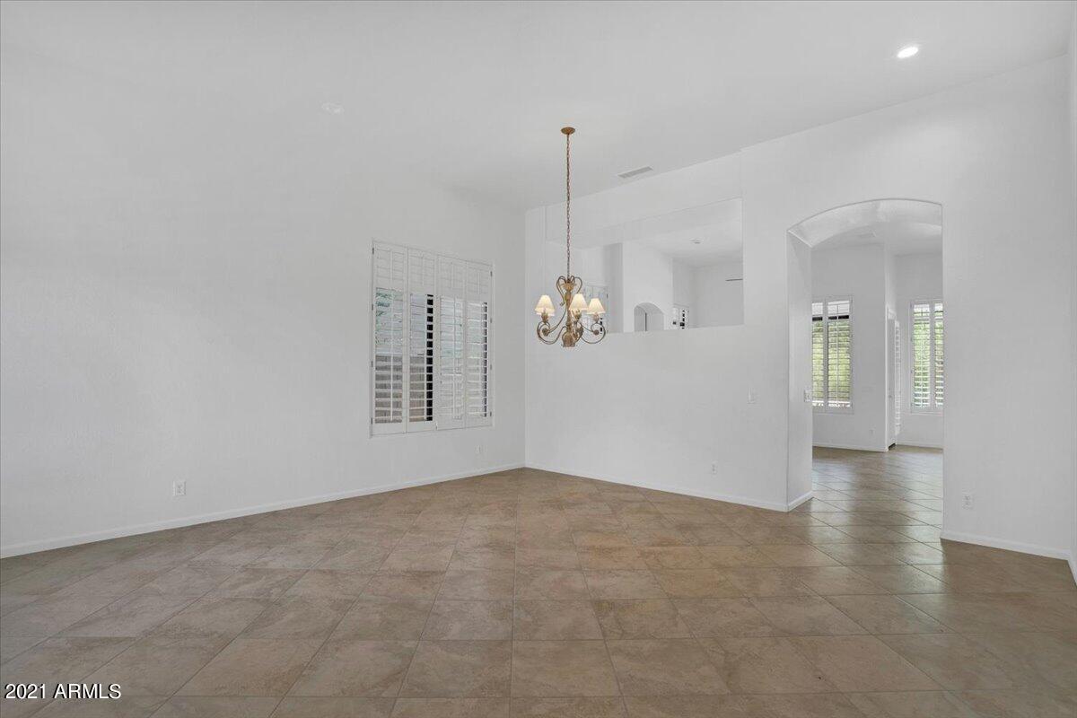 5223 East Hashknife Road Phoenix, AZ 85054 - Photo 5 of 26 05-Dining & Living Room