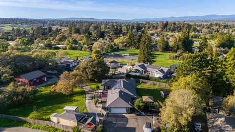 $1,395,000 | 5408 Hessel Avenue, Sebastopol, CA 95472