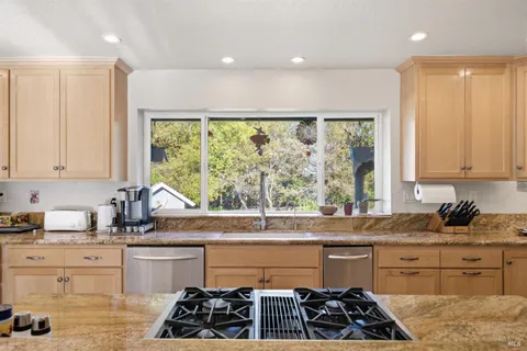 $1,395,000 | 5408 Hessel Avenue, Sebastopol, CA 95472