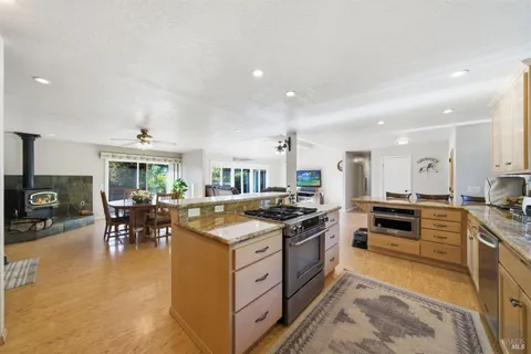 $1,395,000 | 5408 Hessel Avenue, Sebastopol, CA 95472