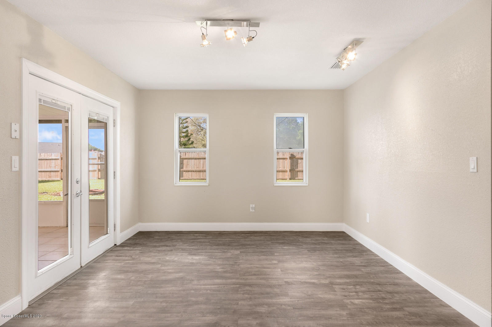 1058 Cromey Road Northeast Palm Bay, FL 32905 - Photo 15 of 29 15_1058cromey011_mls