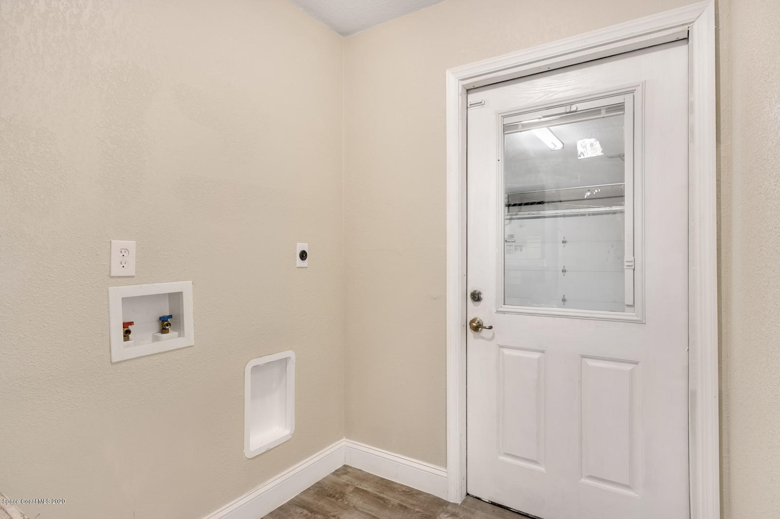 1058 Cromey Road Northeast Palm Bay, FL 32905 - Photo 20 of 29 Laundry Room