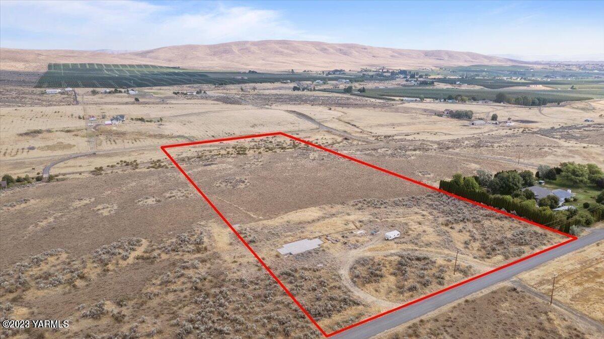 115 Black Hawk Road Yakima, WA 98908 - Photo 3 of 10 a view of a lake view