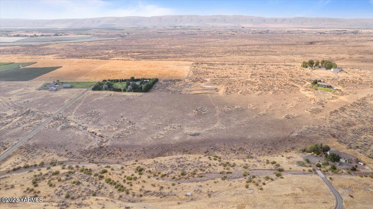115 Black Hawk Road Yakima, WA 98908 - Photo 6 of 10 a view of an ocean and beach