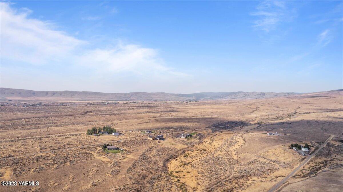 115 Black Hawk Road Yakima, WA 98908 - Photo 8 of 10 a view of an ocean