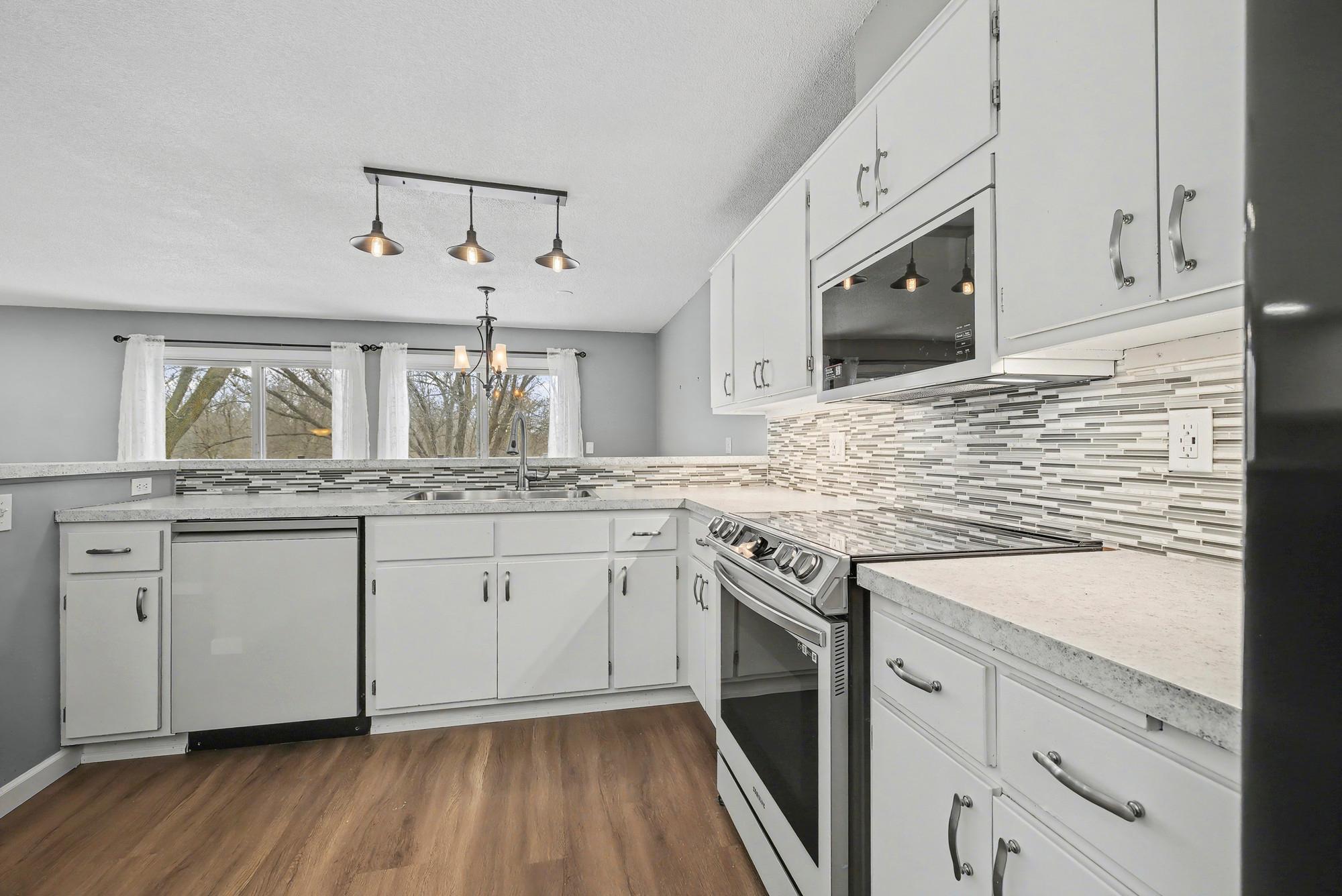 11557 Carriage Court Eden Prairie, MN 55344 - Photo 10 of 33