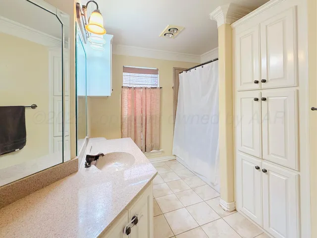 $360,000 | 101 Floyd Avenue, Dumas, TX 79029