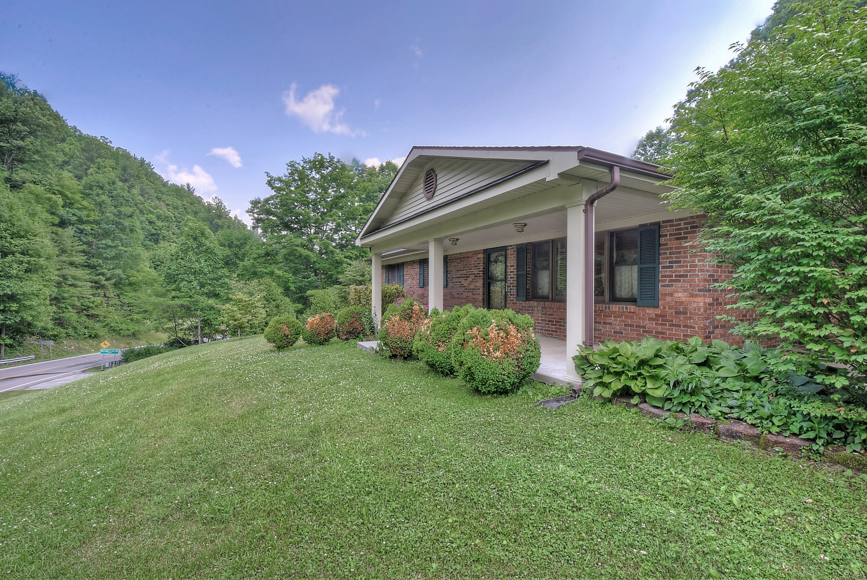 701 Coffee Ridge Road Erwin, TN 37650 - Photo 3 of 41 DSC_0031_2_3_4_5_6_1