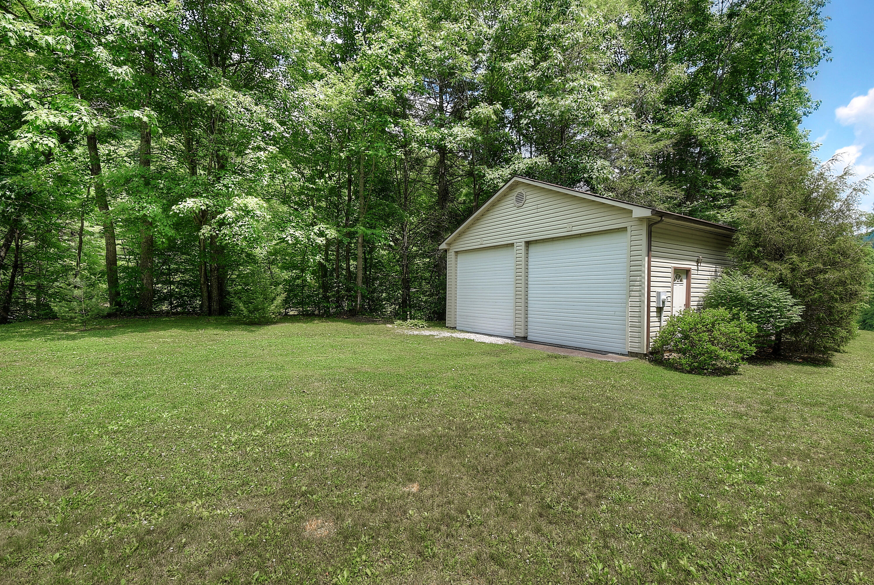 701 Coffee Ridge Road Erwin, TN 37650 - Photo 34 of 41 DSC_0541_2_3_4_5_6_1