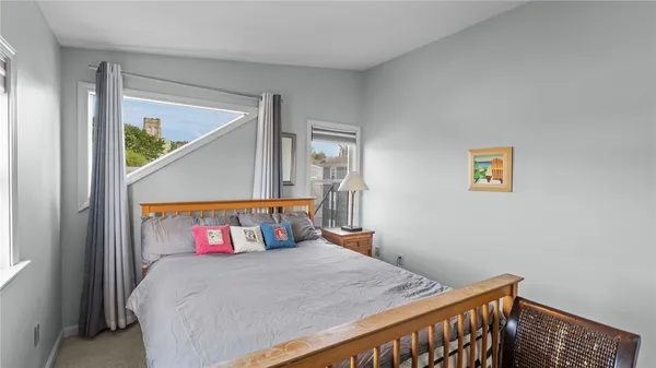 $5,000 | 492 Thames Street, Unit 4, Newport, RI 02840