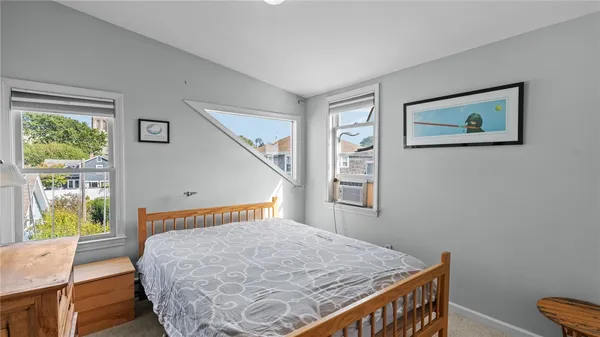 $5,000 | 492 Thames Street, Unit 4, Newport, RI 02840