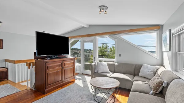 $5,000 | 492 Thames Street, Unit 4, Newport, RI 02840