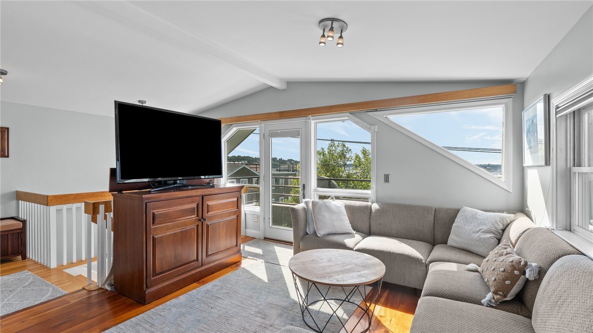 492 Thames Street, Unit 4 Newport, RI 02840 - Photo 4 of 26