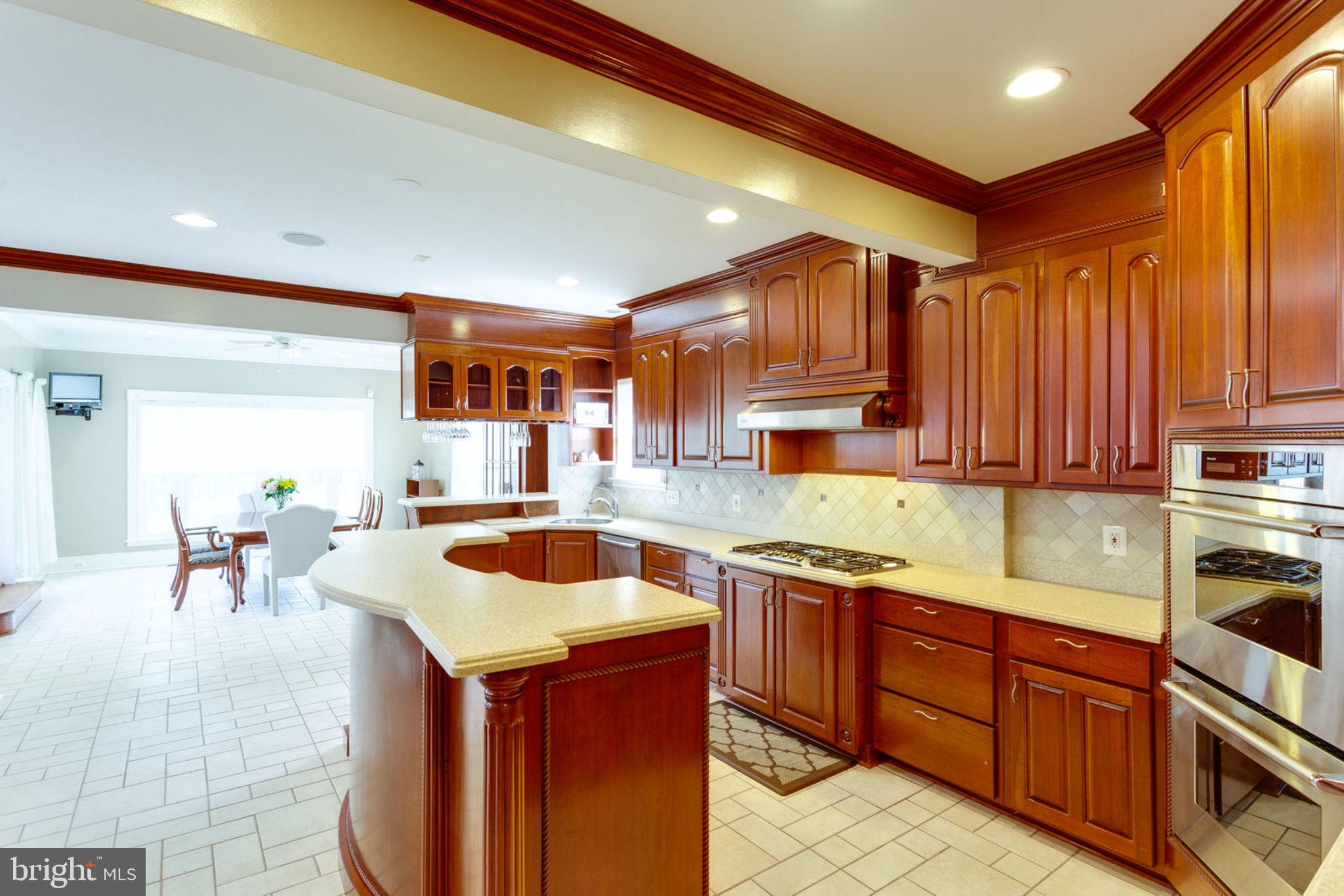 12821 Travilah Road Potomac, MD 20854 - Photo 16 of 59 Gallery Image 16