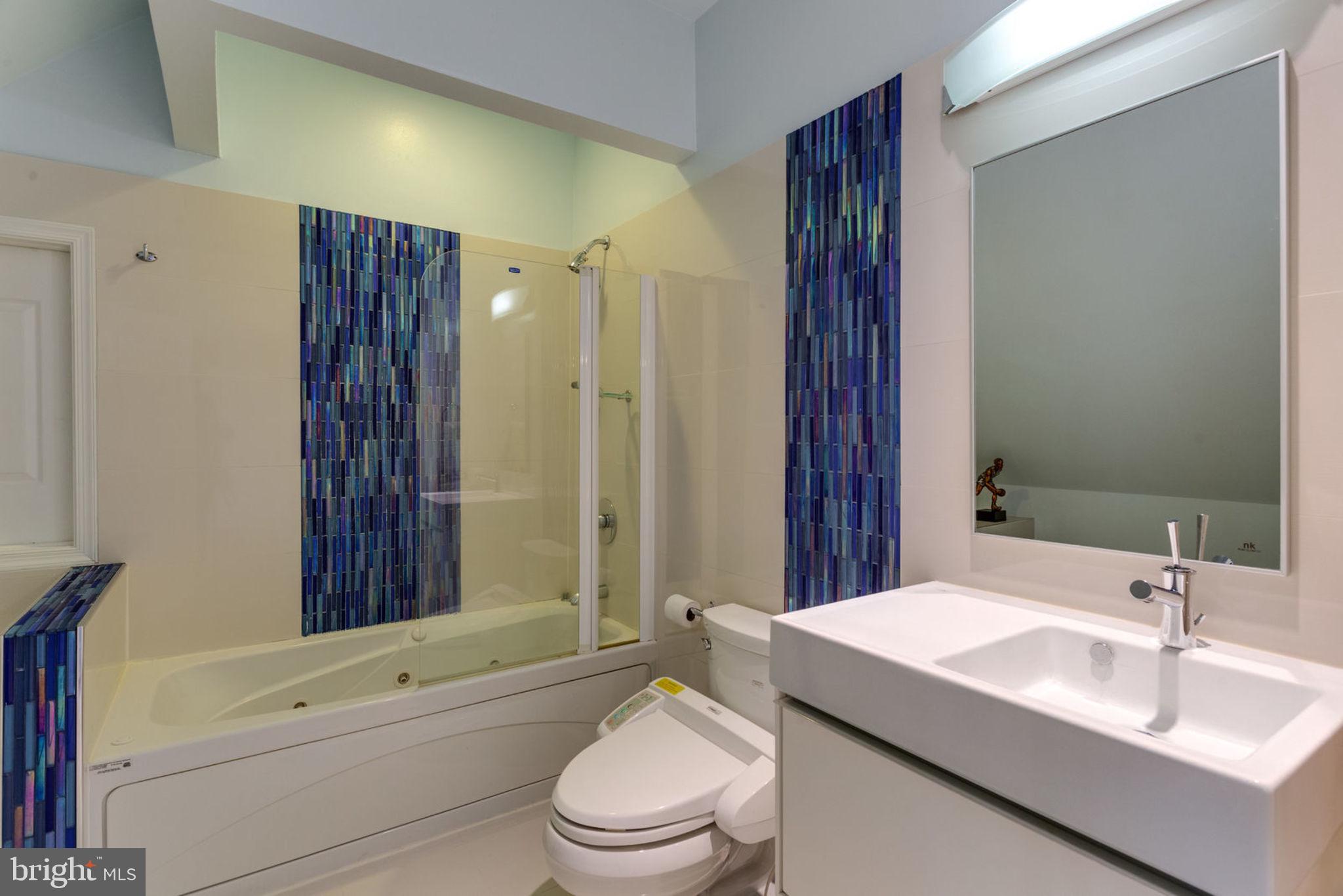 12821 Travilah Road Potomac, MD 20854 - Photo 25 of 59 Bedroom 2 bath