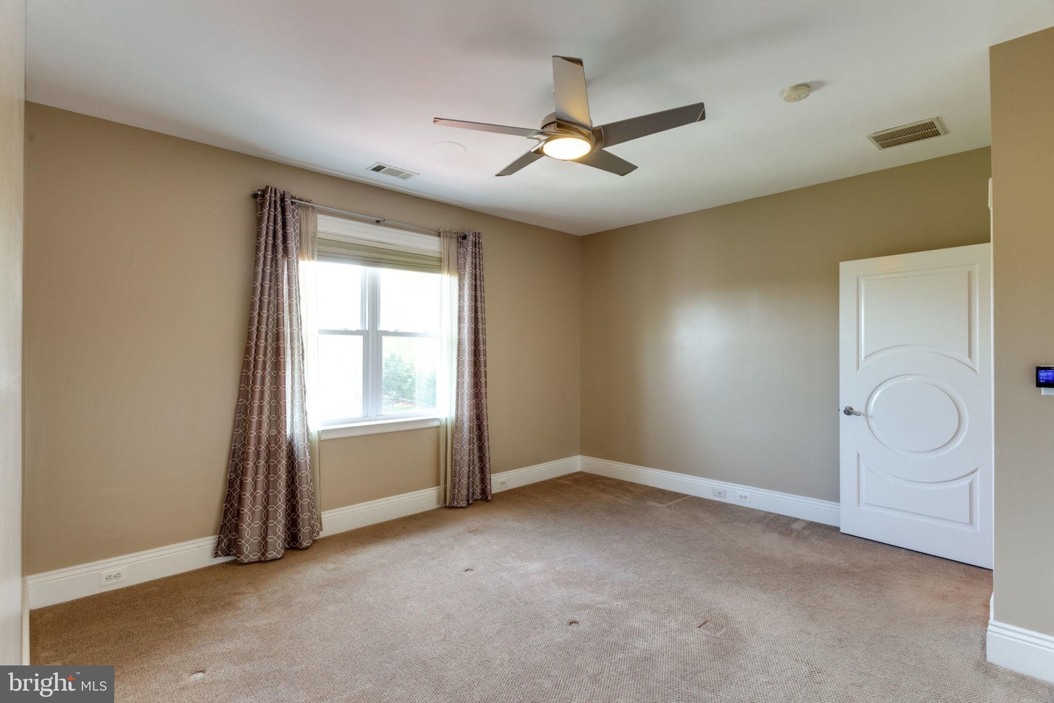 12821 Travilah Road Potomac, MD 20854 - Photo 26 of 59 Upstairs bedroom #3 With private bath