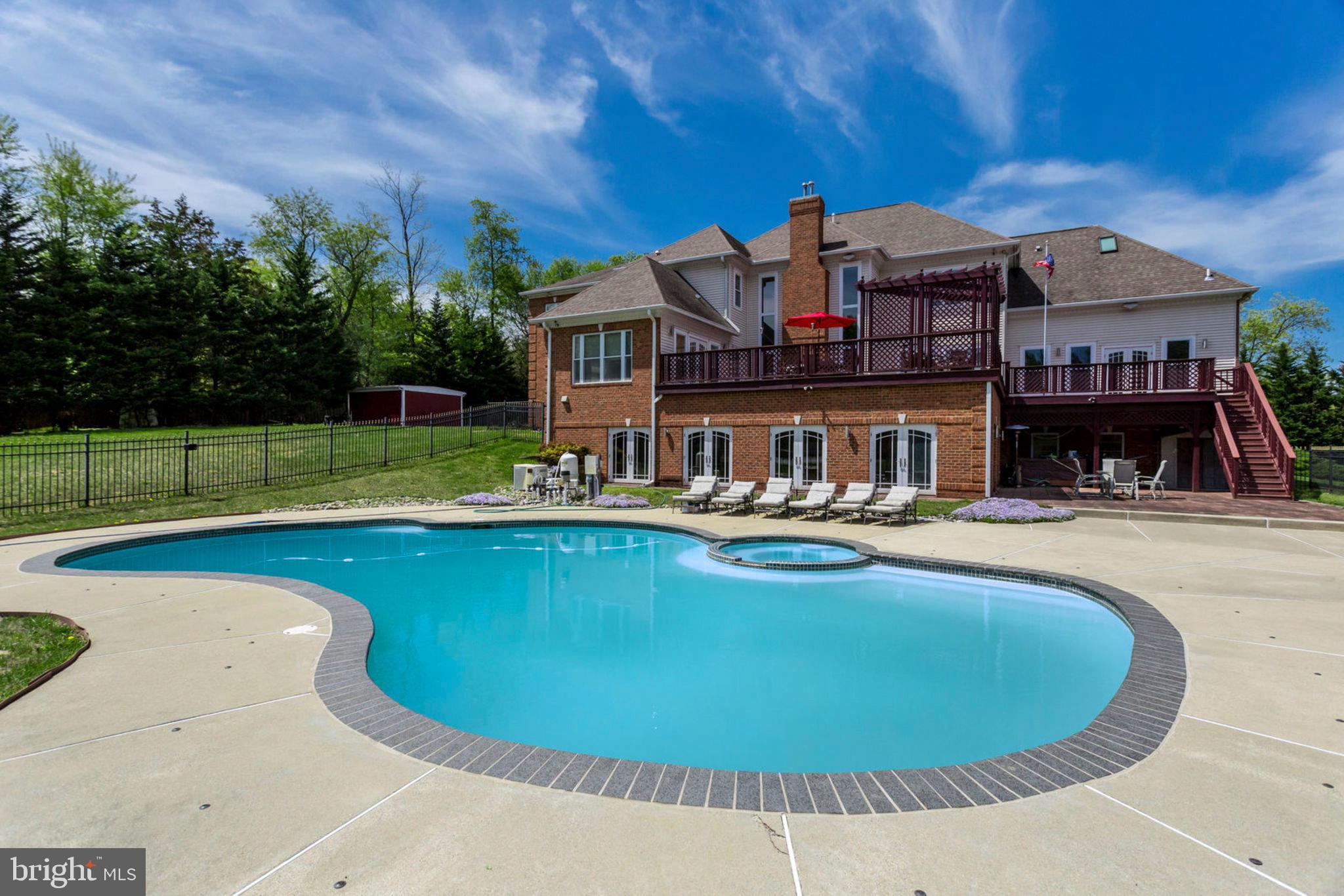 12821 Travilah Road Potomac, MD 20854 - Photo 44 of 59 Gallery Image 44