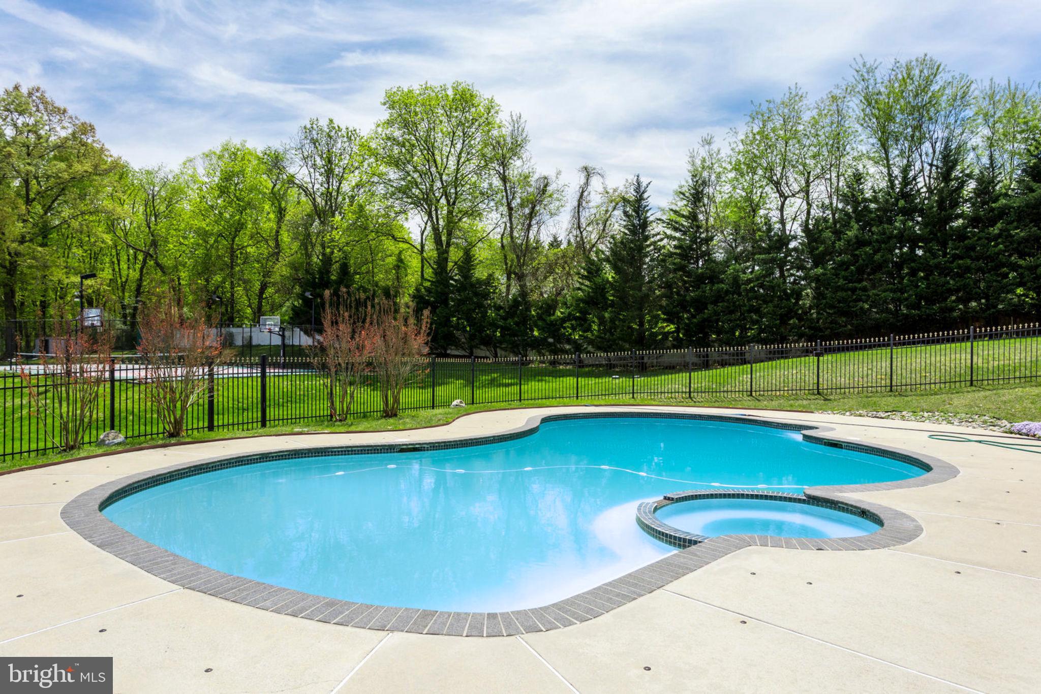 12821 Travilah Road Potomac, MD 20854 - Photo 45 of 59 Gallery Image 45