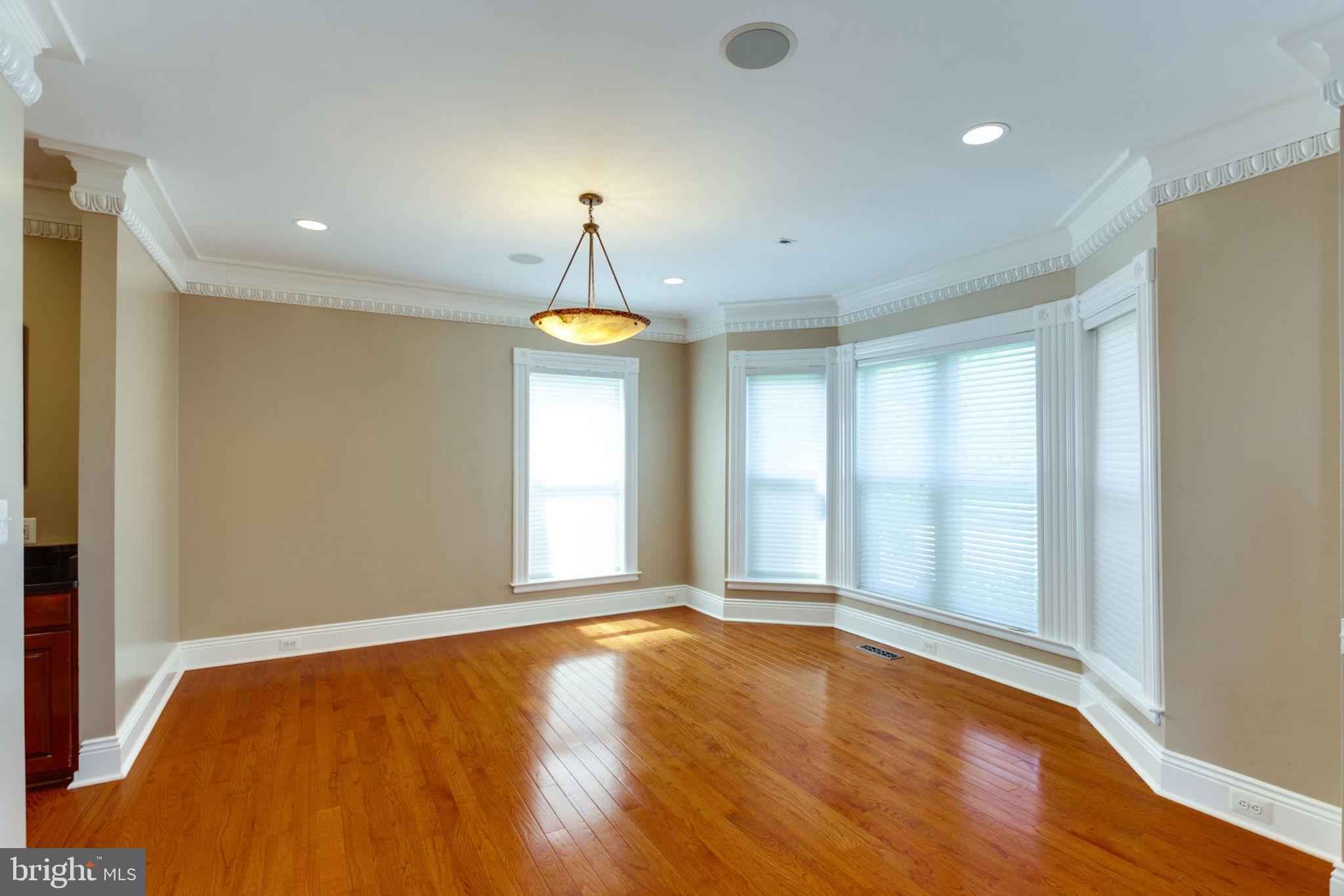 12821 Travilah Road Potomac, MD 20854 - Photo 8 of 59 Dining Room for 10