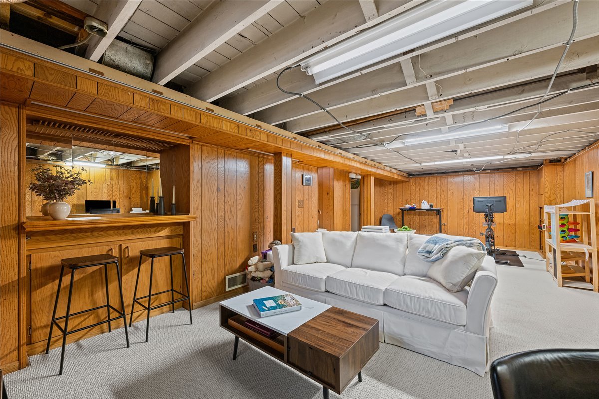 2329 Illinois Road Northbrook, IL 60062 - Photo 17 of 23