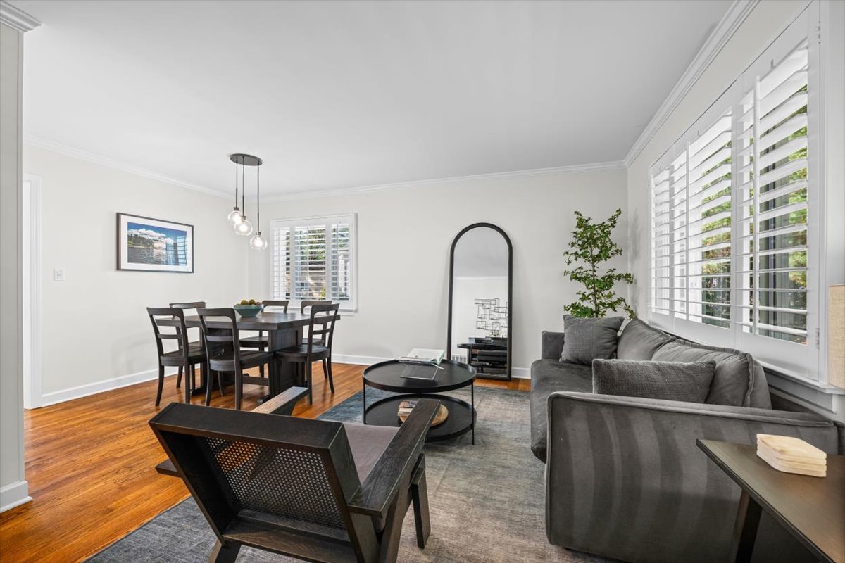 2329 Illinois Road Northbrook, IL 60062 - Photo 3 of 23