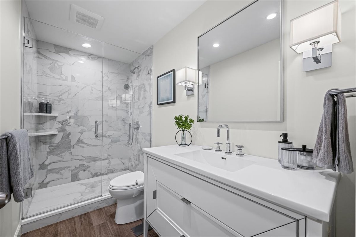 2329 Illinois Road Northbrook, IL 60062 - Photo 8 of 23