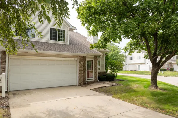 $209,900 | 150 South Prairie View Drive, Unit 1112, West Des Moines, IA 50266