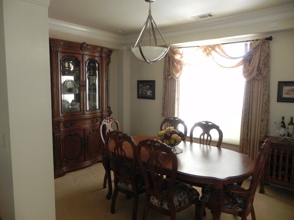 951 River Bend Road Redding, CA 96003 - Photo 11 of 21 FORMAL DINING ROOM