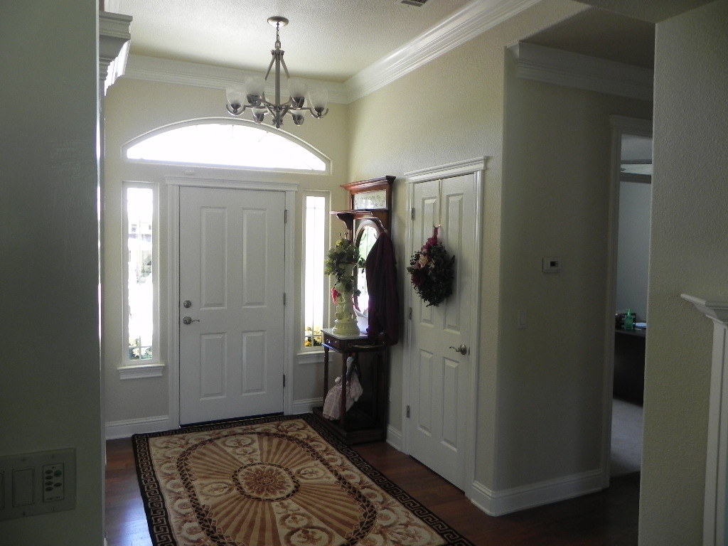951 River Bend Road Redding, CA 96003 - Photo 4 of 21 ENTRY FROM INSIDE