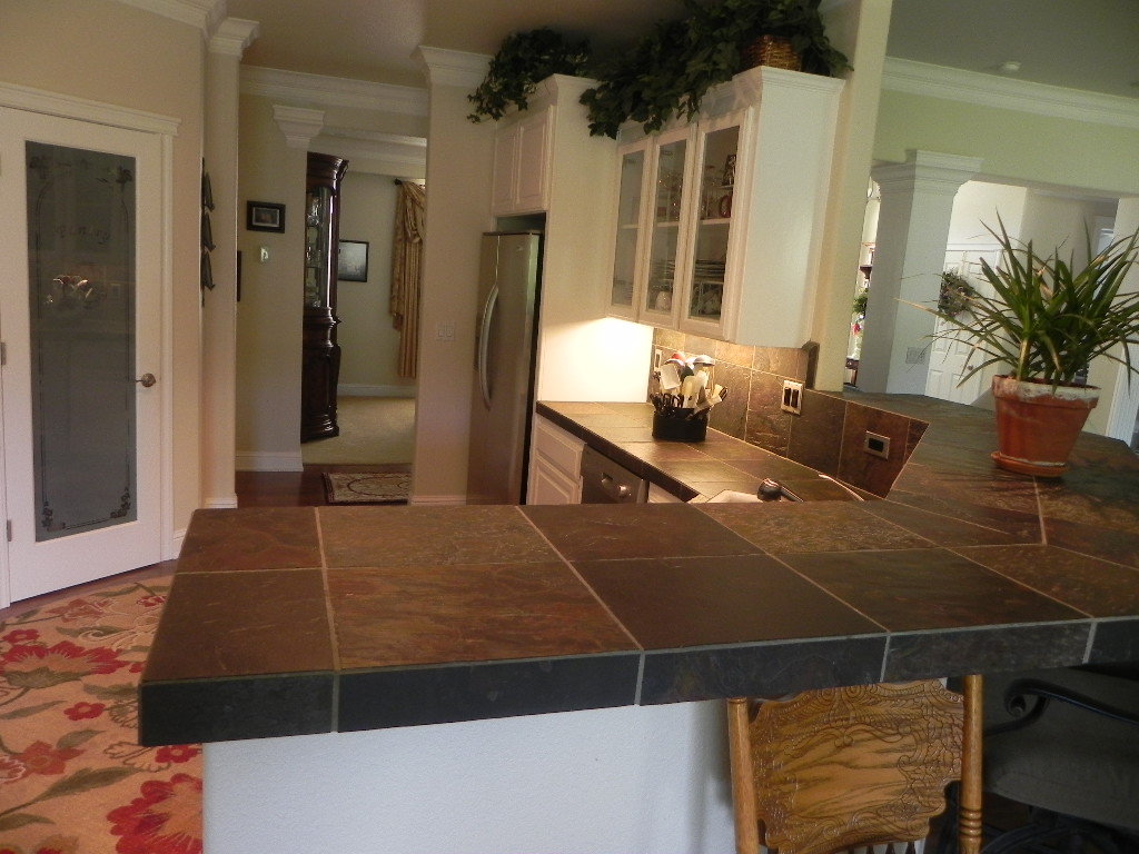951 River Bend Road Redding, CA 96003 - Photo 10 of 21 BREAKFAST BAR LOOKING TO REFER, ETC