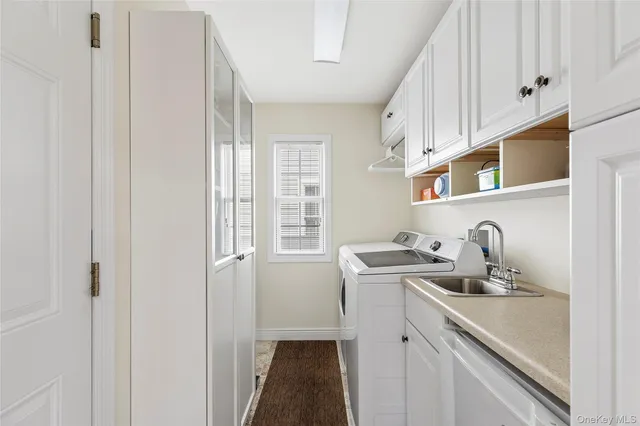 $1,175,000 | 14 Hollyberry Road, Plainview, NY 11803