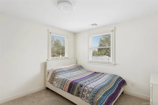 $1,175,000 | 14 Hollyberry Road, Plainview, NY 11803