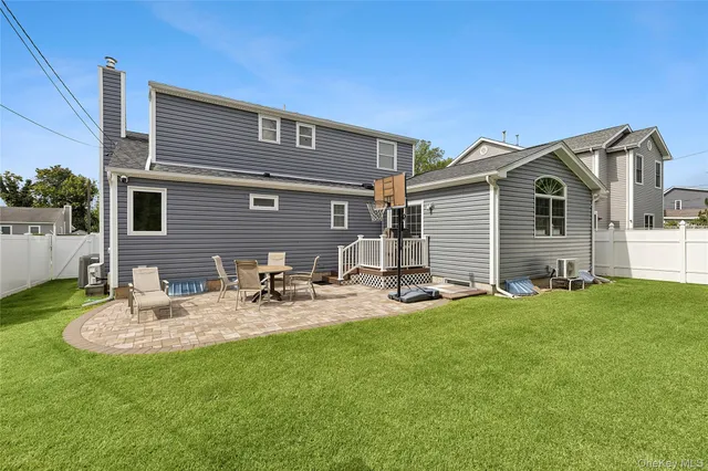 $1,175,000 | 14 Hollyberry Road, Plainview, NY 11803