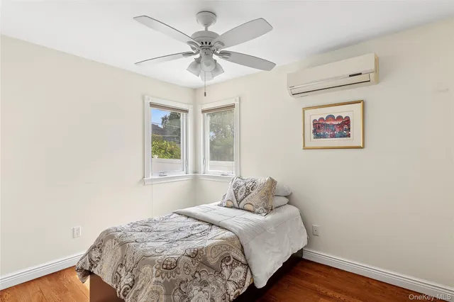 $1,175,000 | 14 Hollyberry Road, Plainview, NY 11803